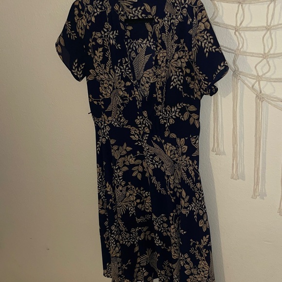 Elegant Navy and Beige Floral Dress - Picture 1 of 3
